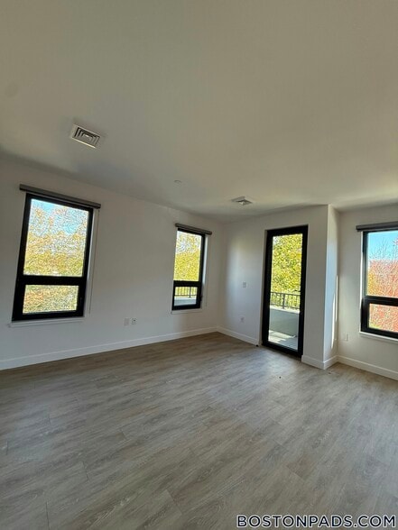 Building Photo - 199 Gardner St