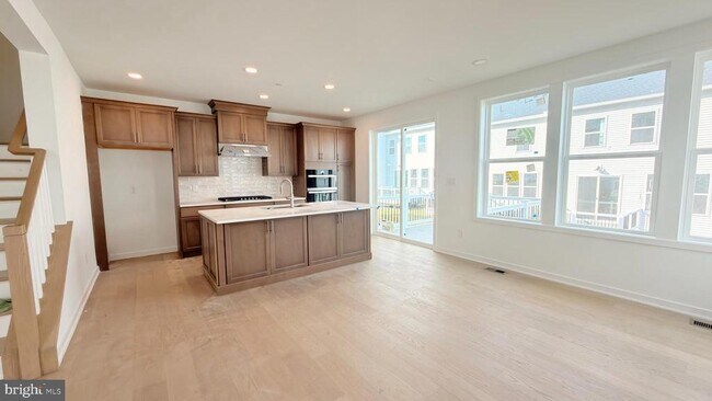 Building Photo - 315 Gilman St