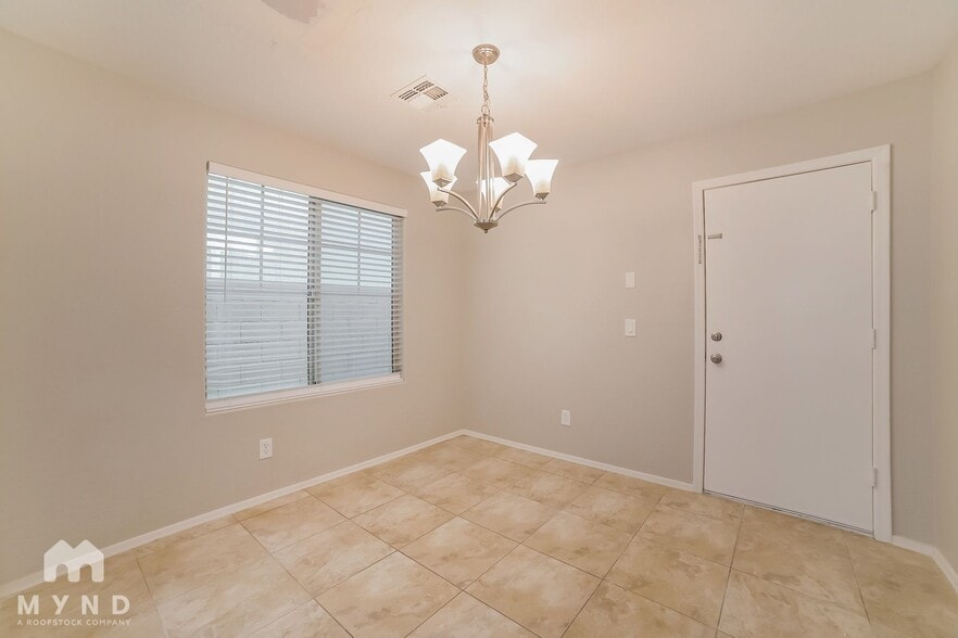 Building Photo - 2566 E Boston St