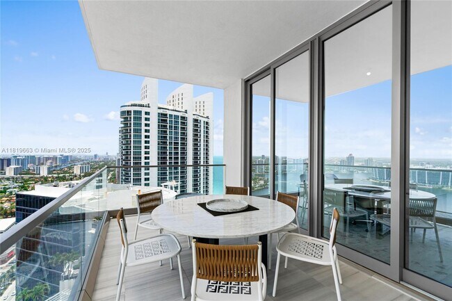 Building Photo - 17975 Collins Ave