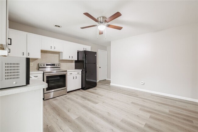 Building Photo - 27 Homestead Dr