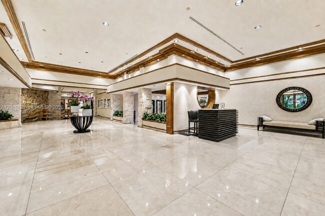 Building Photo - 3 Grove Isle Dr