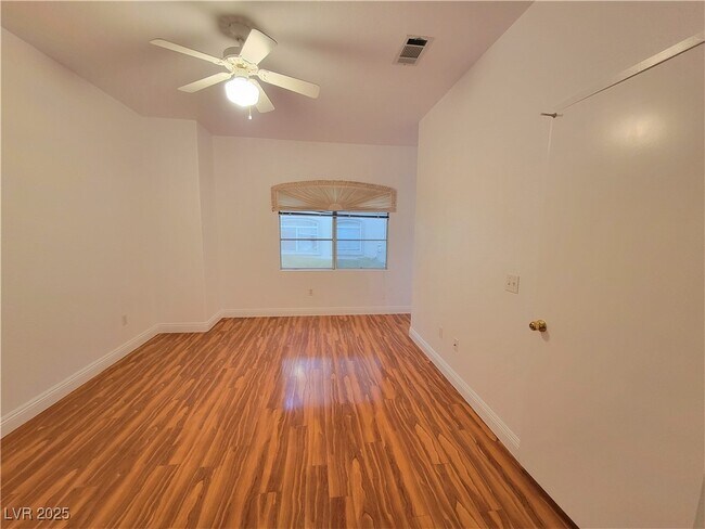 Building Photo - 5415 W Harmon Ave