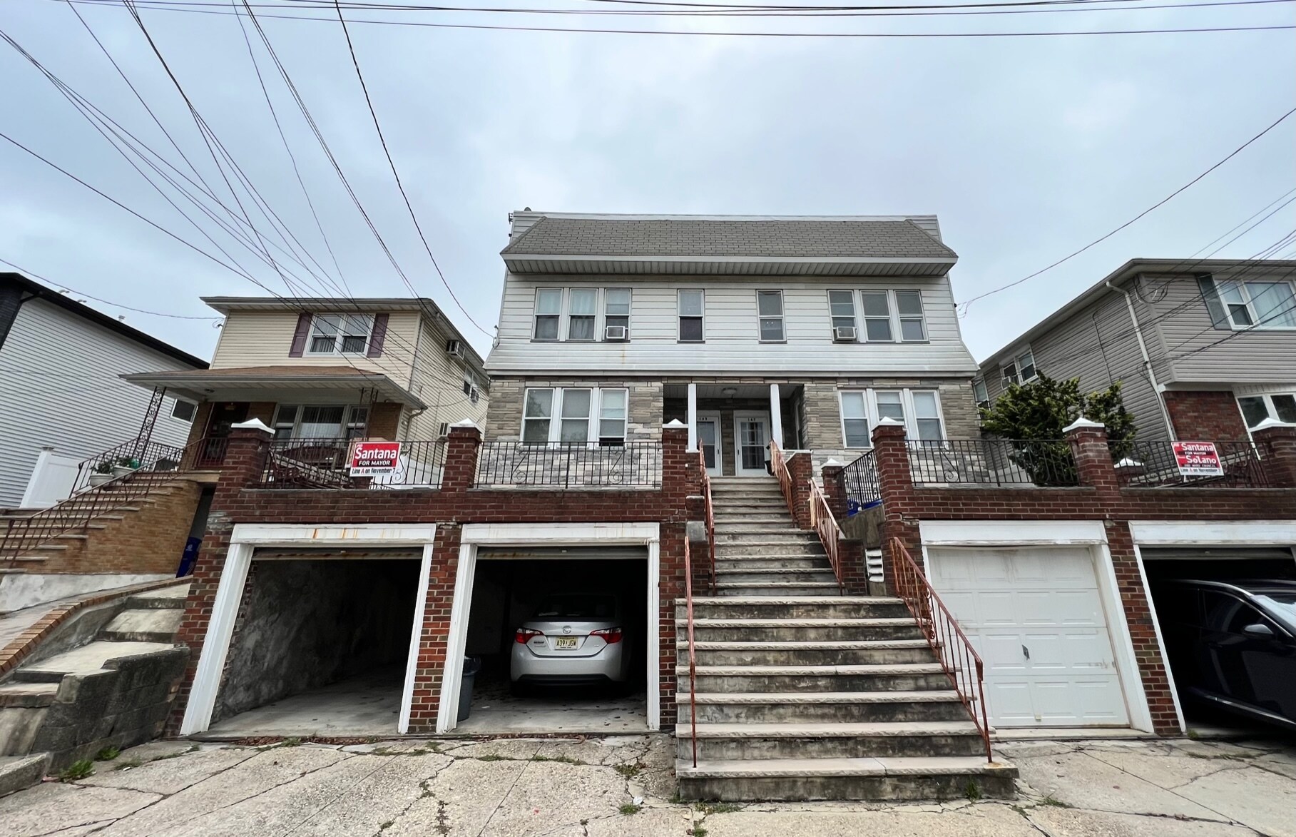 Building Photo - 167 Davis Ave
