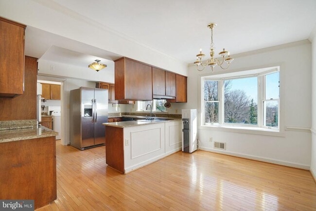 Building Photo - 513 Cathedral Dr