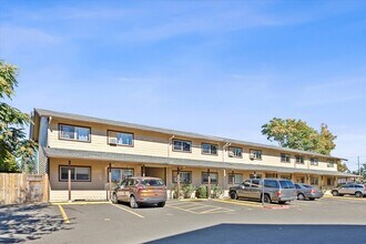 Building Photo - Bush Street