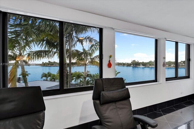 Building Photo - 279 N Hibiscus Dr