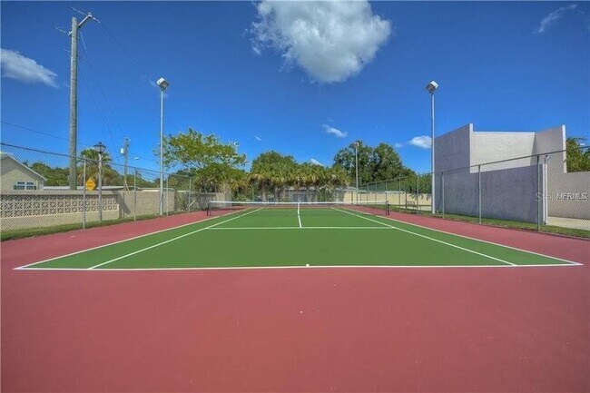 Building Photo - 9105 Tudor Dr