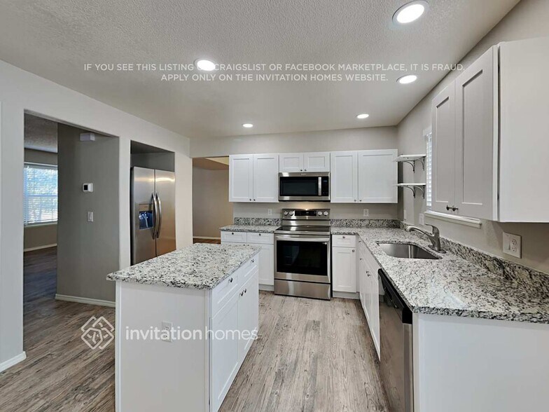 Building Photo - 920 Ancestra Dr