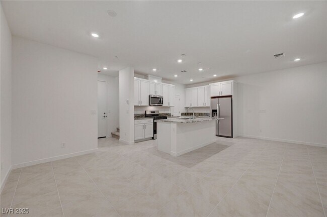 Building Photo - 2537 Monolith St