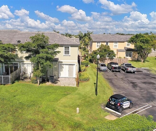 Building Photo - 205 SE 29th Terrace