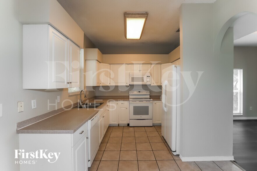 Building Photo - 1227 Alpine Lake Dr