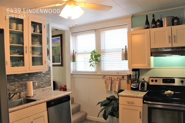 Building Photo - 6439 Lindenwood Pl