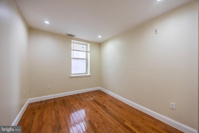Building Photo - 4706 Chestnut St