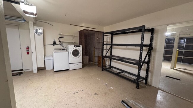 Building Photo - La Costa 2 bedroom Just Minutes from the B...