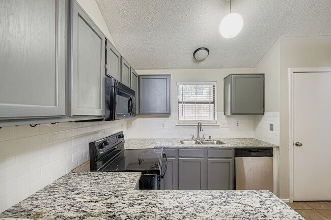 Building Photo - 1322 Jasmine Dr