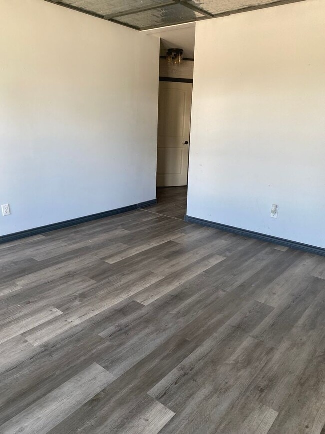 Building Photo - 2 bedroom 1 bath home in Sweetwater near S...