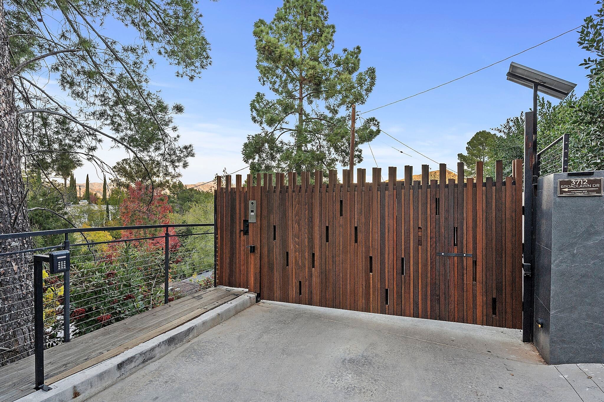 Building Photo - 3712 Broadlawn Dr