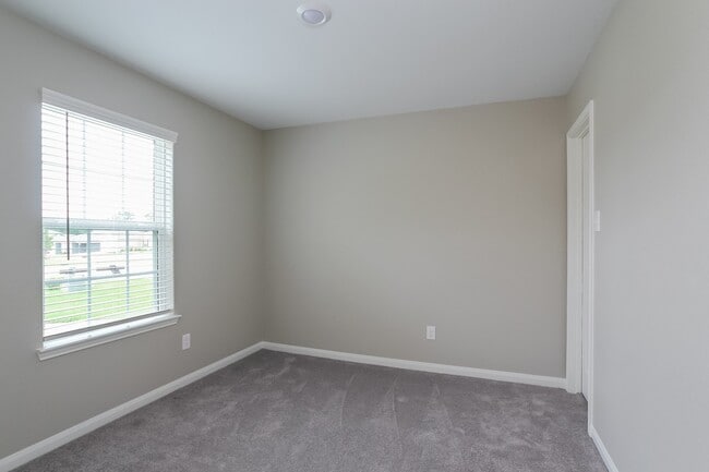 Building Photo - 26420 Richter Dr