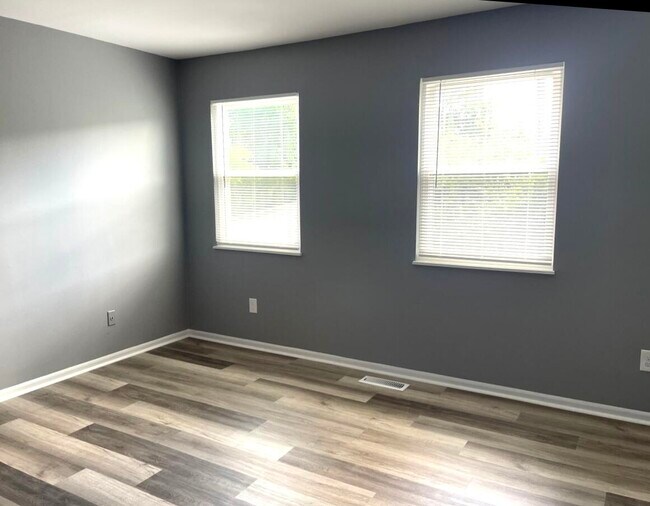 Building Photo - 101 Kingsway Ct