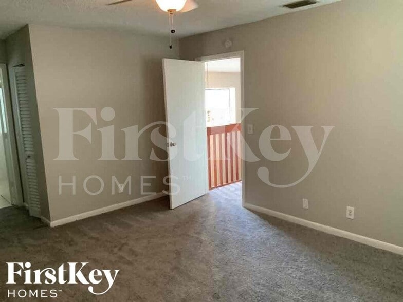 Building Photo - 5784 Strawberry Lakes Cir