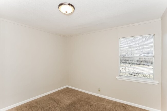 Building Photo - 1708 Colvin