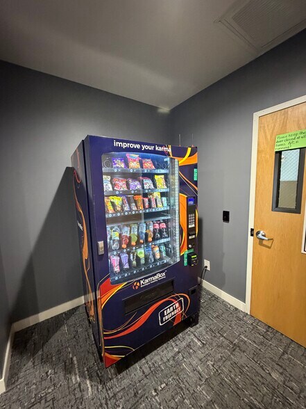 Building Photo - 600 12th St