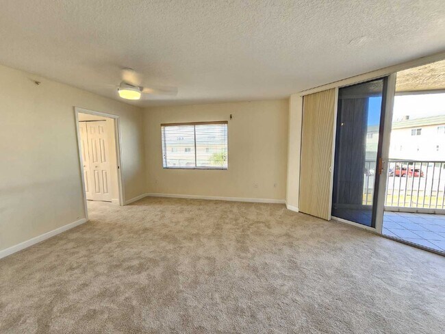 Building Photo - Seaside Serenity Awaits: Spacious 3-Bedroo...