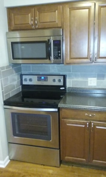 Kitchen - 826 Arlington Rd