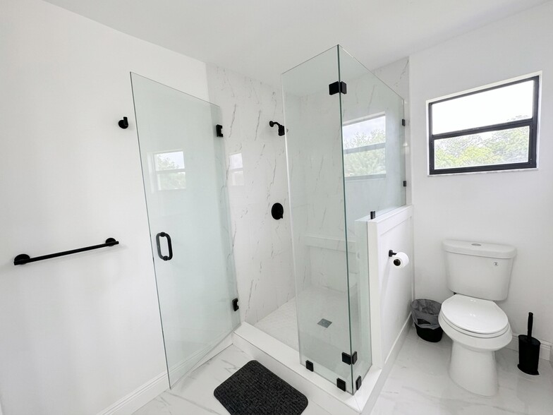 Building Photo - 949 Cinnamon Ct