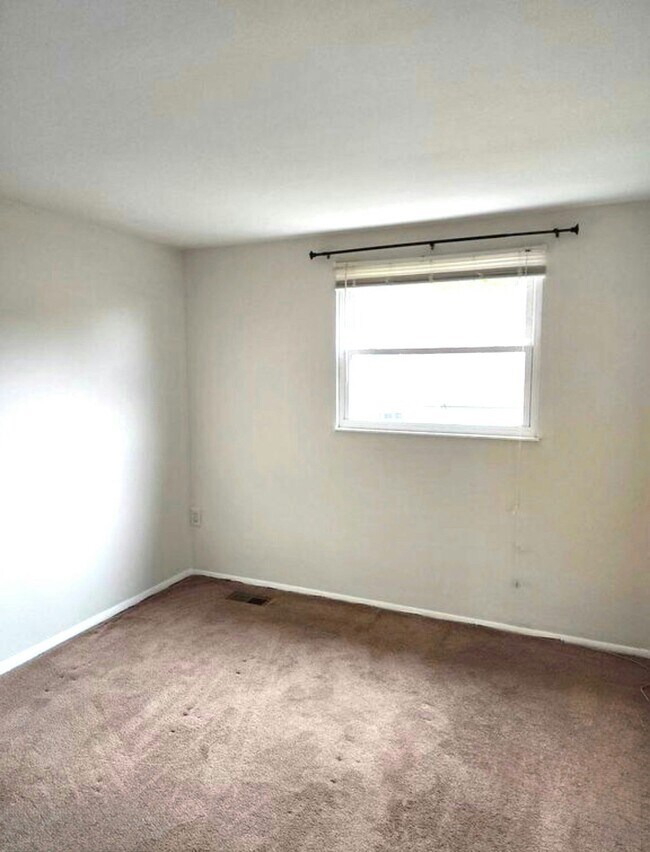 Building Photo - 12325 Boncrest Dr