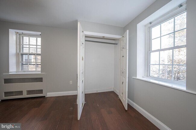 Building Photo - 625 Chelten Hills Dr