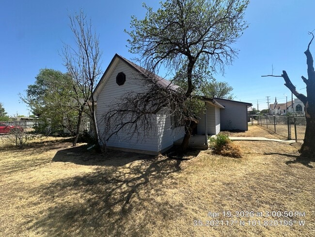Building Photo - 901 S Roberts St