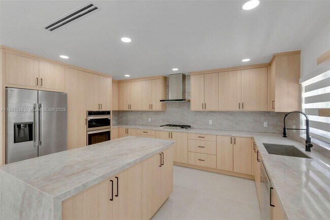 Building Photo - 9360 SW 16th St