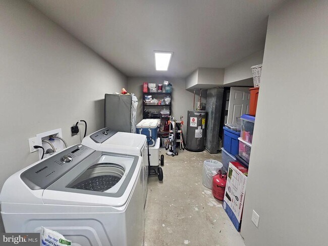 Building Photo - 3108 Sounding Dr