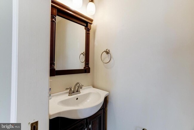 Building Photo - 2308 Mary Baldwin Dr