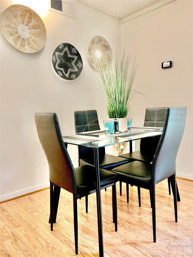 Building Photo - 500 Umstead Dr