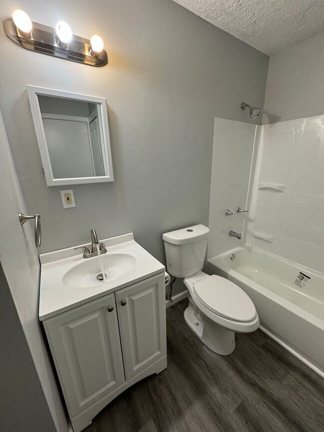 Building Photo - Spacious 2-Bed Duplex with Bonus Kitchen Storage