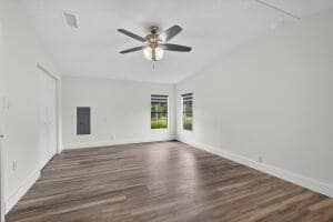 Building Photo - 1320 B Rd