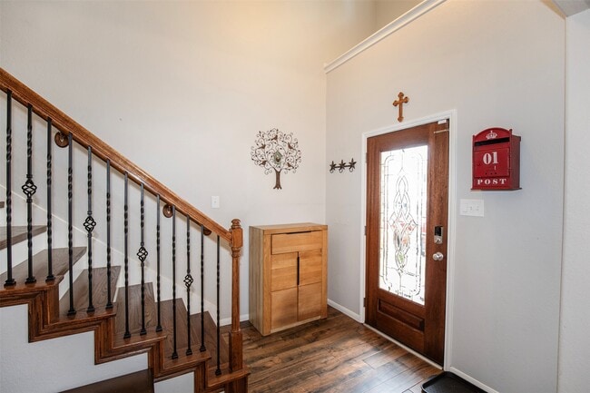Building Photo - 2110 Stonehollow Ct