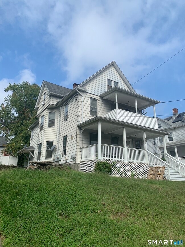 Building Photo - 308 Olivia St