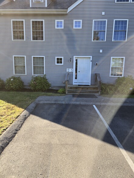 Primary Photo - 11 Smithwheel Rd