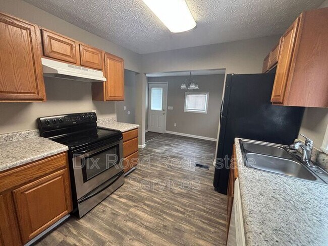 Building Photo - 2112 Lodell Ave