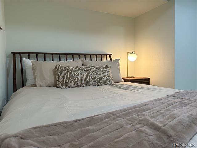 Building Photo - 6526 S Elizabeth Way