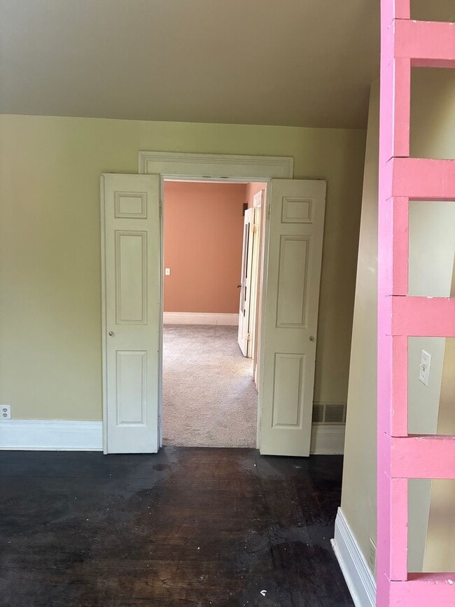 Building Photo - 1454