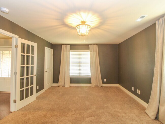 Building Photo - 4 Bedroom Home  in Athens City!