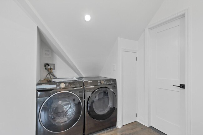 Building Photo - 208 Shippen St