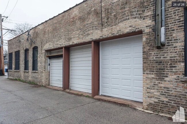 Building Photo - RAVENSWOOD - BEAUTIFUL 1BD/1BTH LOFT FOR R...