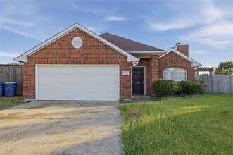 Building Photo - 5418 Cypress Dr