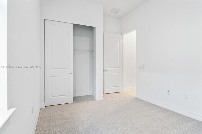 Building Photo - 10444 Northbrook Cir